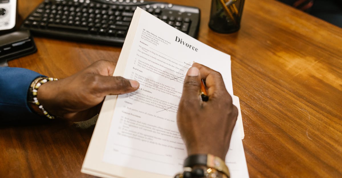 découvrez comment un séquestre notarial garantit la sécurité et la transparence de vos transactions immobilières grâce à l'intervention d'un notaire impartial.